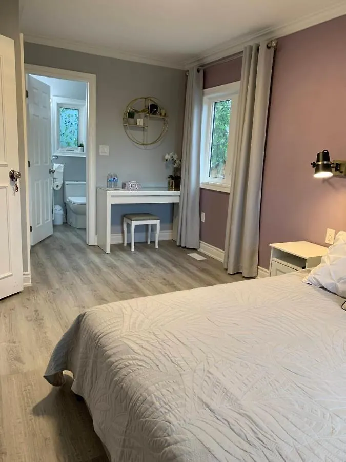 Ambiance By The Falls Cozy Suite Niagara Falls Holiday home